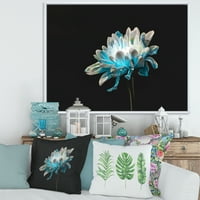 Designart 'A fehér és tiszta kék százszorszép virág közel képe.