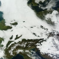 November 10, - hatalmas felhősáv terült el Közép-Európa felett, felhőkkel, amelyek az Északi-tengertől az Alpok lábáig